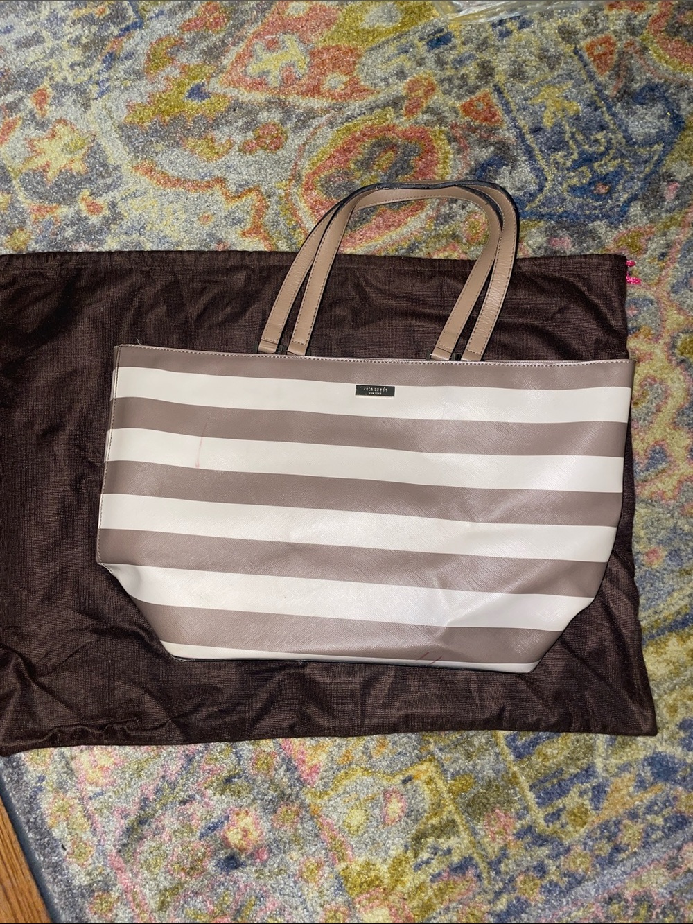 KATE SPADE ♠️ Grant Street Grainy Leather Tote (Flaw: marks from the straps)